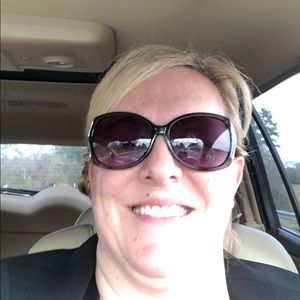 Meet your Posher, Kekelli